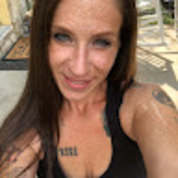 Meet your Posher, Erin - Picture 1 of 1